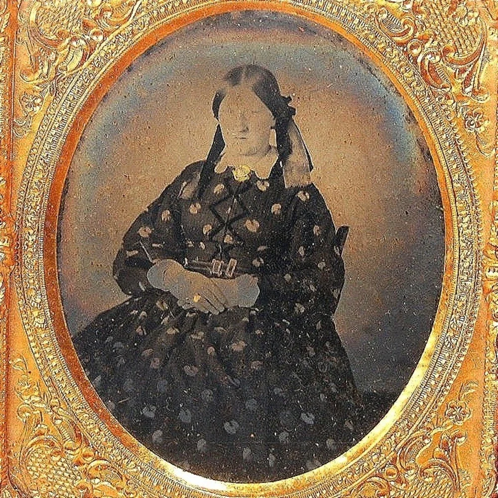 Antique Daguerrotype photo Possible Post Mortem Tintype Women‎ picture frame
